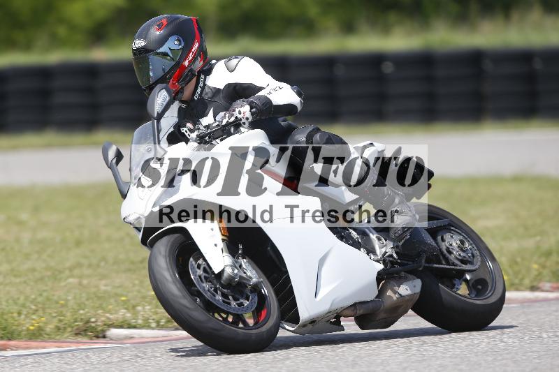 /27 12.06.2025 Ducati Schweiz Trackday Warmup  ADR/blau-bleu/41